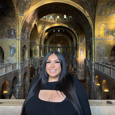 Sirena Flores