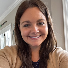 Lindsey Nowak