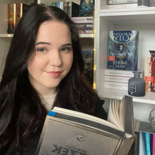 Lena from Bookstagram