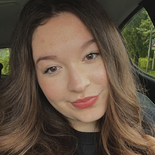 Evie &#x1f4d6;&#x1f9da;‍♀️