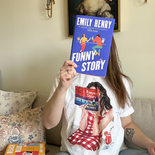 Kelly (kellyreadsbooks_)