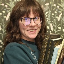 Sarah (TheLibrarysKeeper)