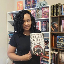 Nicole (Bookiesandtea)