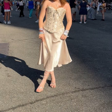 bea ౨ৎ (taylor’s version)