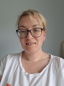 Vanessa (Nessreadsalot) 