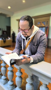 César V.