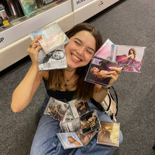 Mari Books