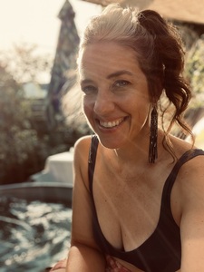 Annie McGlynn-Wright