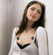 Lizzy Mcalpine