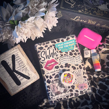 Krystal (readingamongchaos)