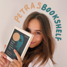 Petrasbookshelf &#x1f337;