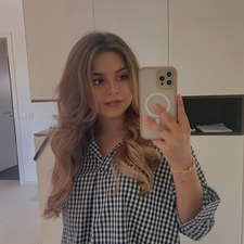 ☾ ‎‧₊˚✧ Laura ✧˚₊‧☾ (inactive)