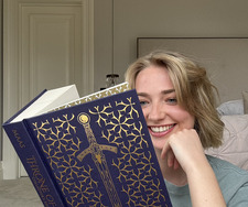 Amber (Ambs Reads📚)