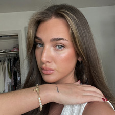 Lara Fox