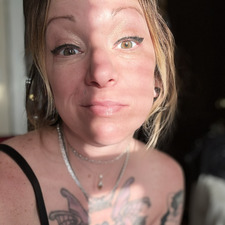 Ms.Niki Knihnicki