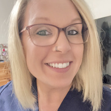 Renee (BookLoveWithRenee)