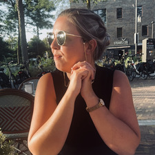 Kelly Van Den Hatert