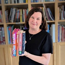 Becky of Becky's Bookshelves 