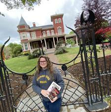 Nichole Gray | gray_reader_89