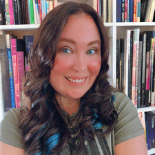 Tess | Booked Up Chick