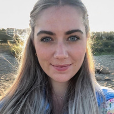 lauras.little.library ♡