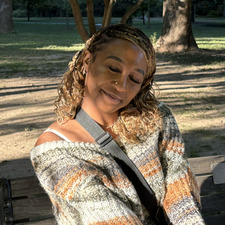 chris ✨&#x1f380; :)