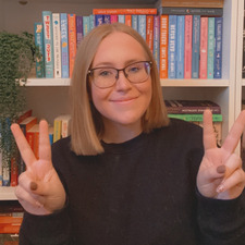 Breanna | bookish.bree on bookstagram