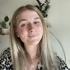 Annalena Broll