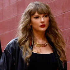 Aylin Batista  ─☆*:・ﾟ