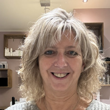 Reader  Karin Wouters