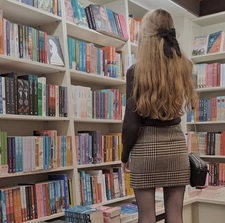 Mirthes bookshelf