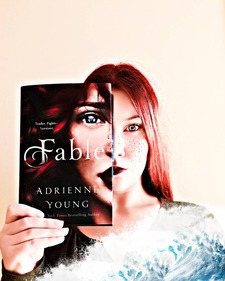 Sara (theduchessreads) 