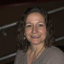 Amie  Holt