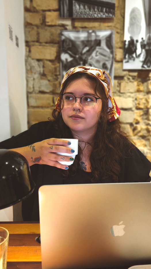 Goodreads profile picture for @thaygalima