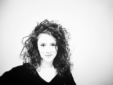 Regatul fetei  cu cărți