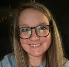 Julia  Lewis 