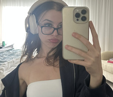 bianca &#x1f4d4;✨&#x1f380;&#x1f90d;