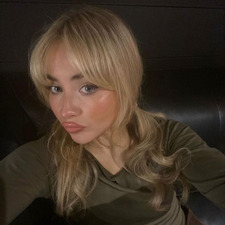 Mia &#x1d717;&#x1d71a;