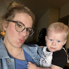 Raegan is a Reader &#x1f913;&#x1f4da;