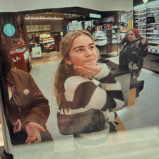 ☆:**:. ✿•{ caroline }•✿.｡.:* ☆