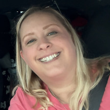 Suzy Coe