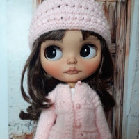 nina - Santiago, 12, Chile (64 books)
