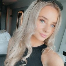 Lily Walker 