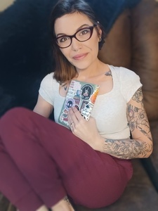 Amy Migs Reads
