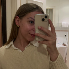 Charlotte L