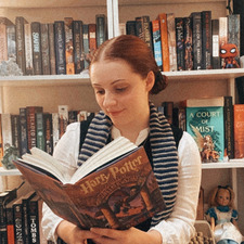 ThroneOfPaperbacks (Kareena)