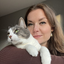 Julia (Larson) Lynch