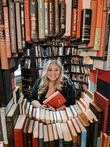 Sara | bigborrowedbooks