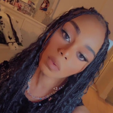 Shanique &#x1f9da;‍♀️&#x1f4da;&#x1f4ab;