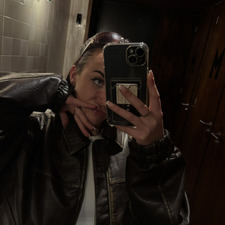 enola (✿◠‿◠)